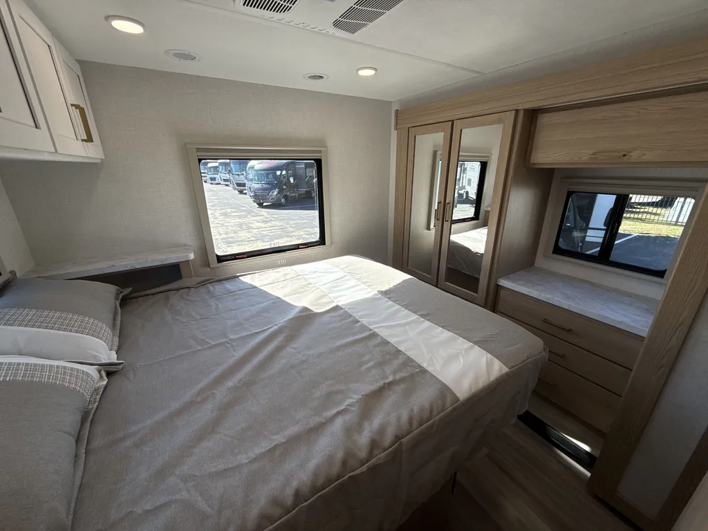 2027 Thor Motor Coach Freedom Elite 31FE, Photos photo 9