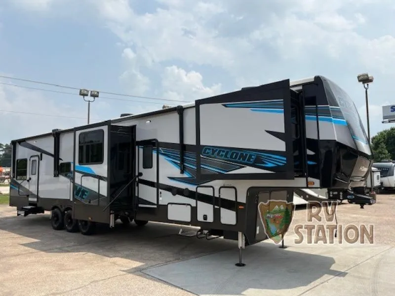 2025 Heartland Cyclone New    4008 - Main photo