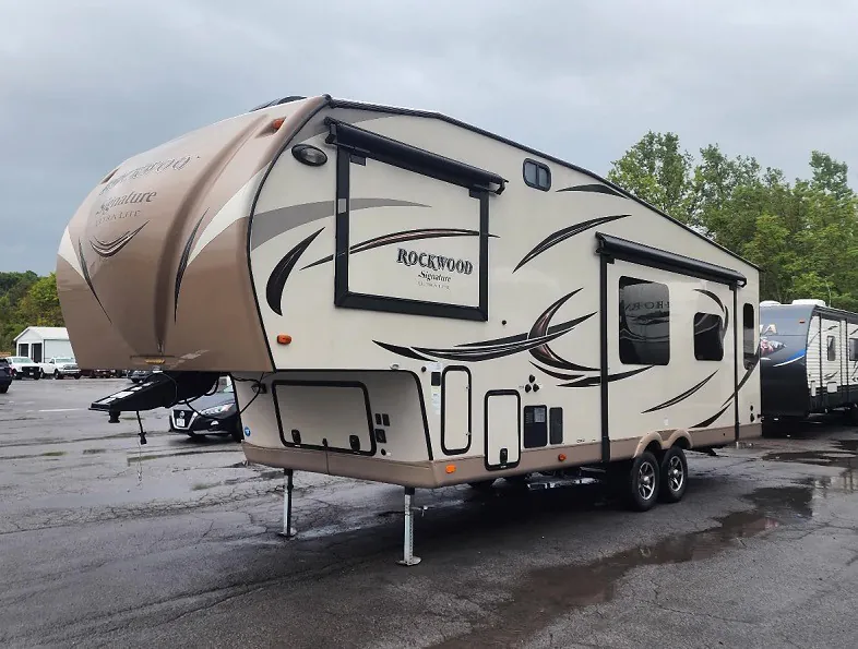 2017 Forest River Rockwood Signature Ultra Lite 8288WS - Photo 3