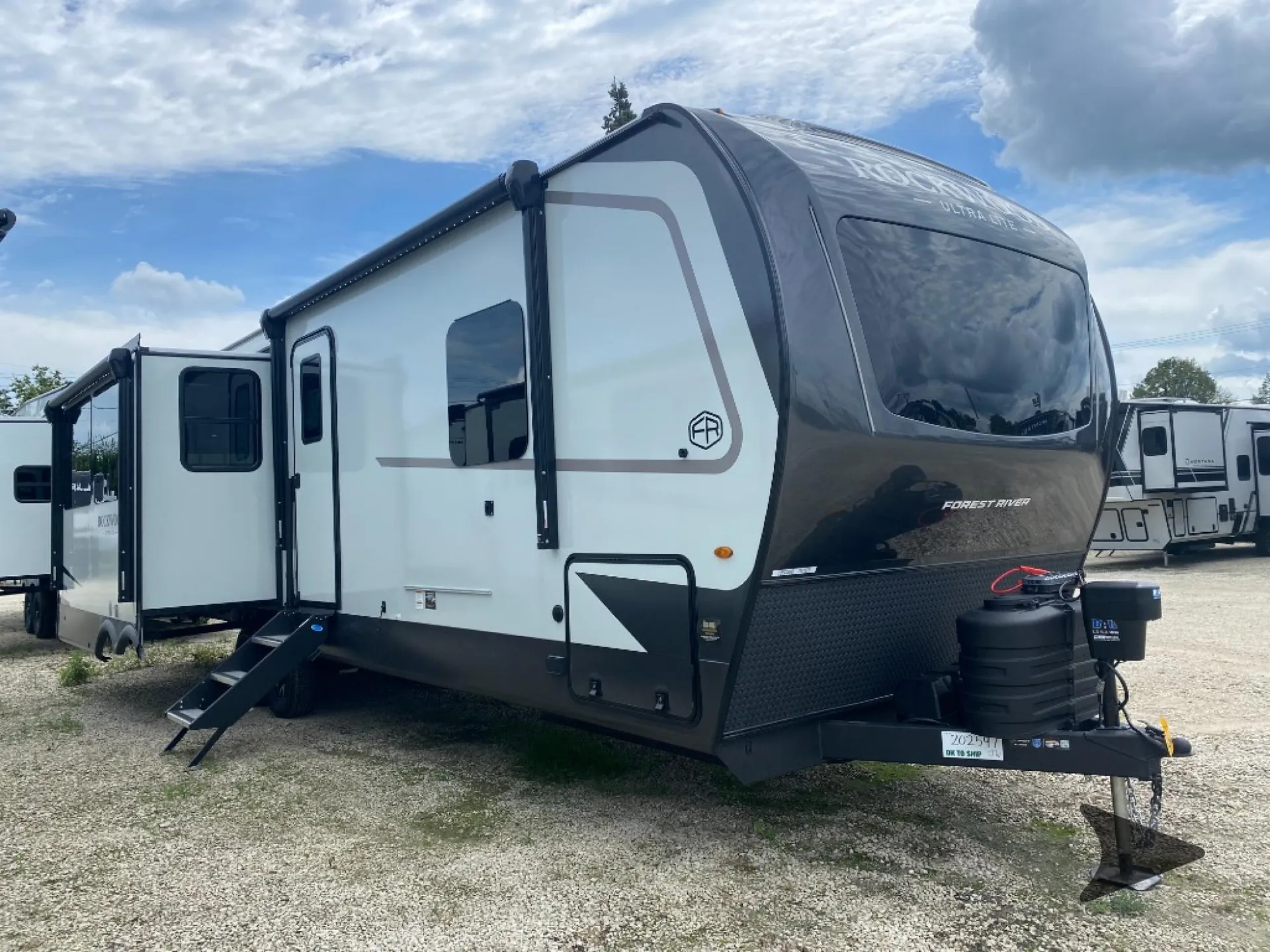 2027 Forest River Rockwood Ultra Lite 2916RL - Photo 2