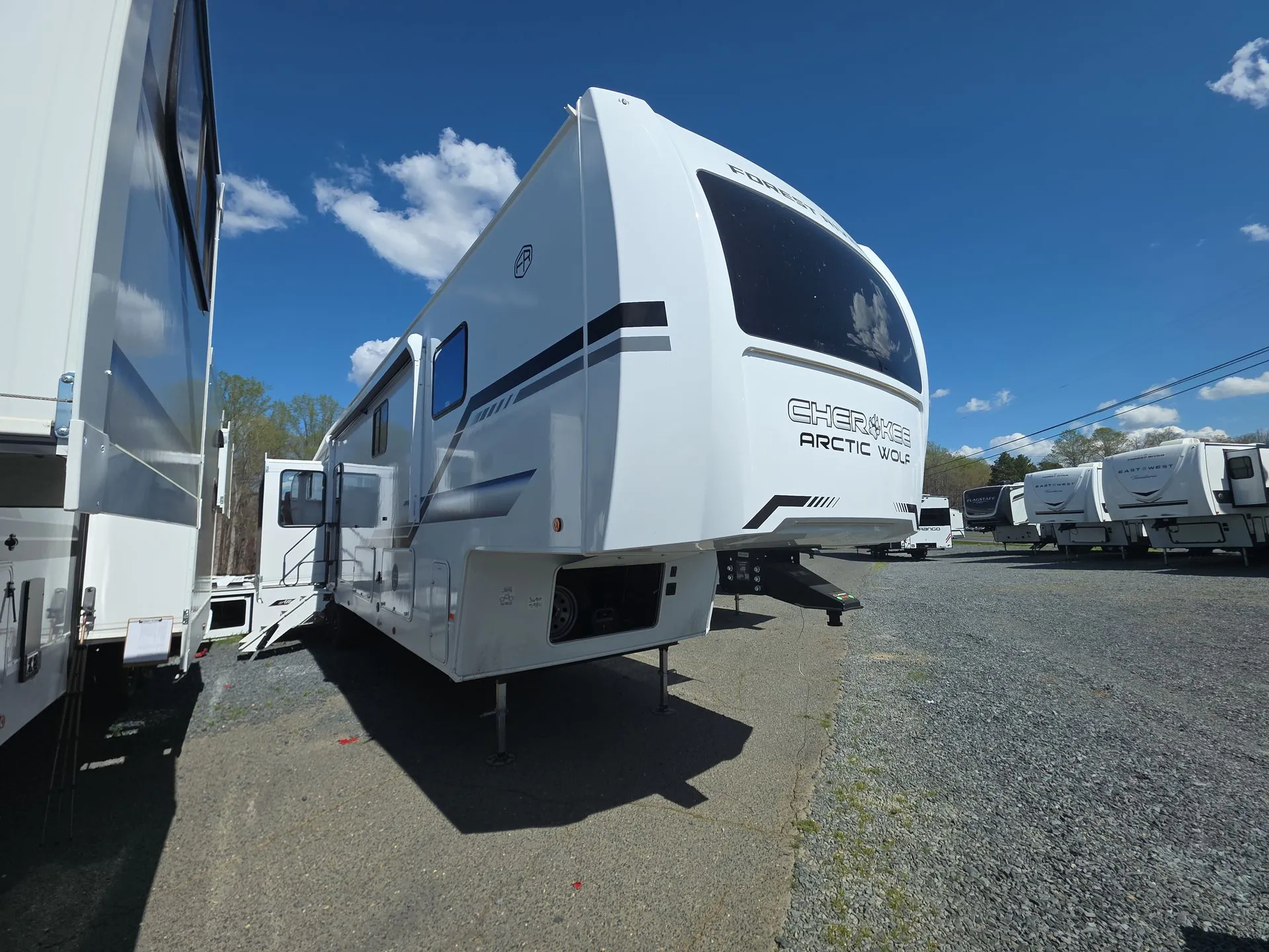 2026 Forest River Cherokee Arctic Wolf 3650SUITE - Photo 3