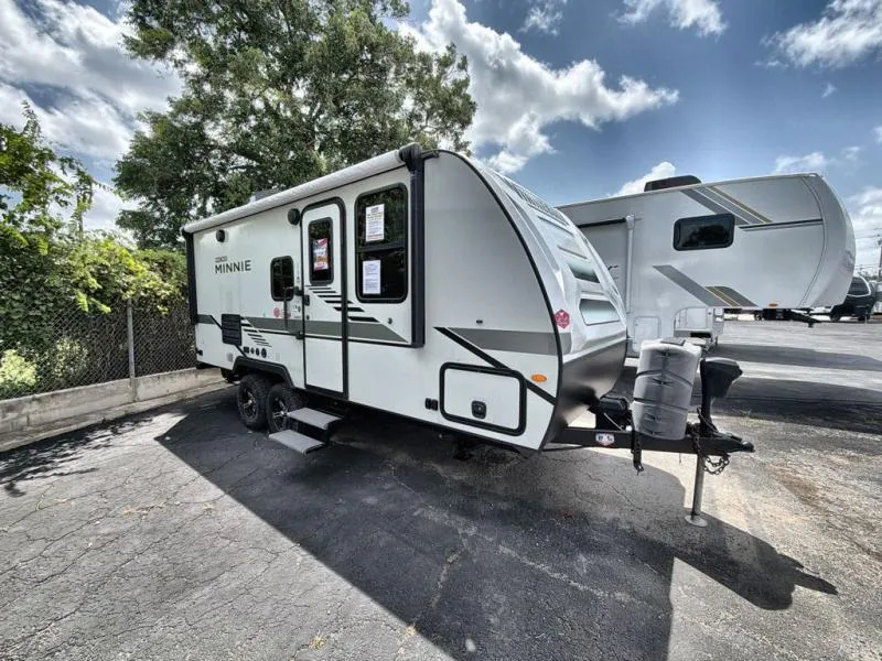 2022 Winnebago Micro Minnie 2108DS - Photo 3