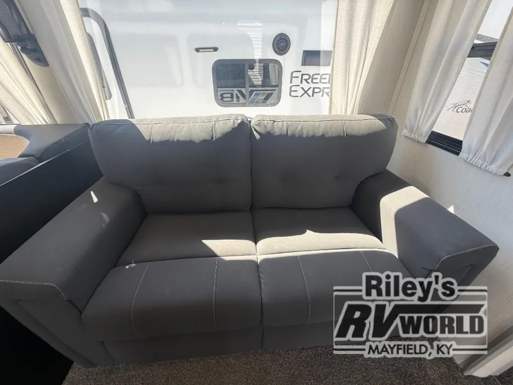 2022 Forest River Vibe 32BH, Photos photo 17