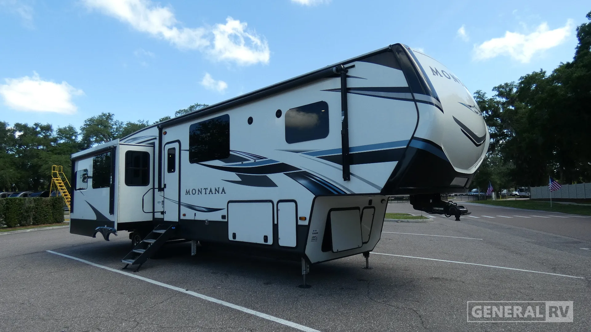 2021 Keystone Montana 3813MS - Photo 2