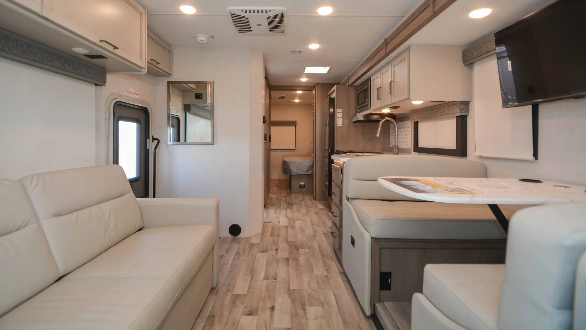 2026 Thor Motor Coach Resonate 30C - Photo 3