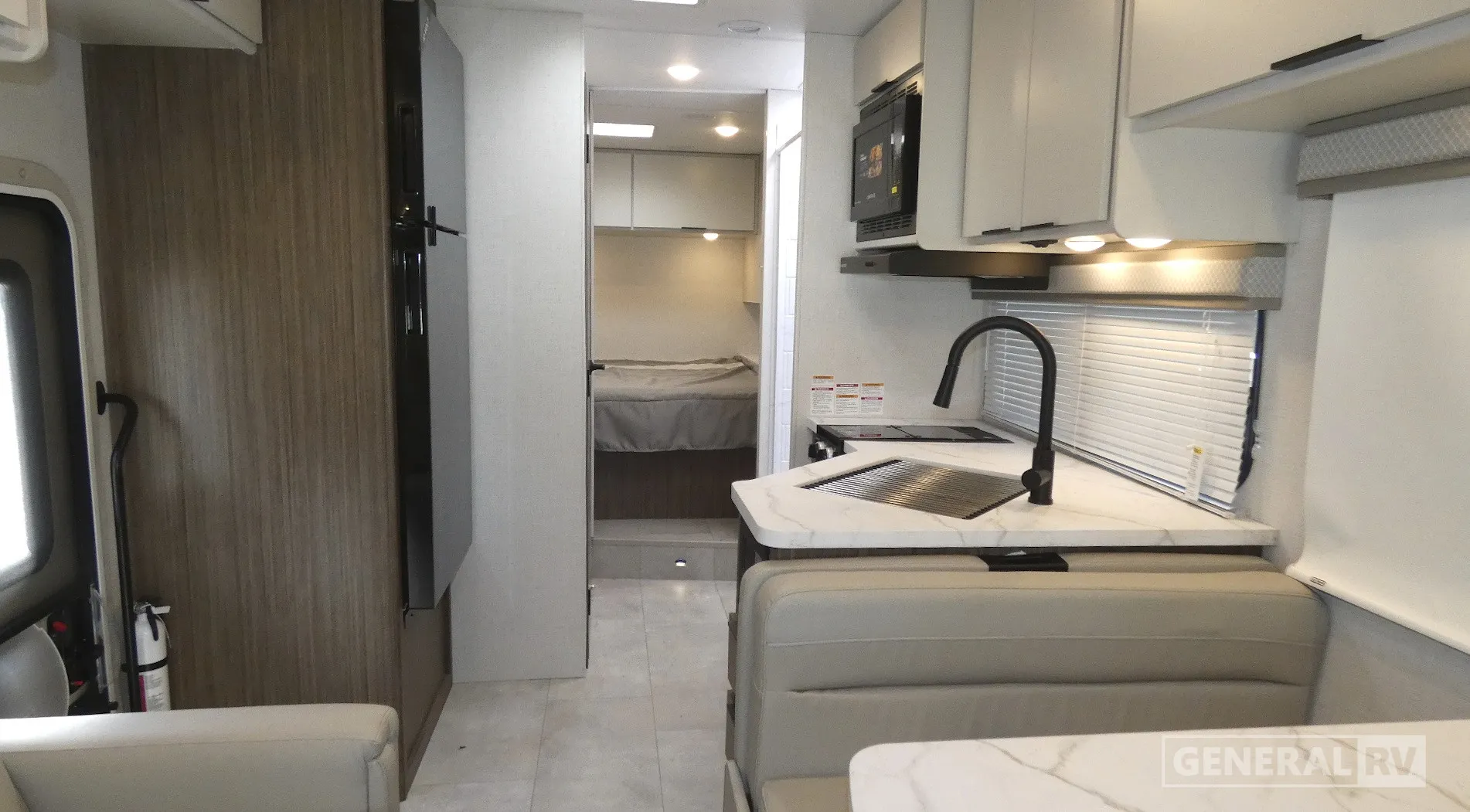 2026 Thor Motor Coach Pasadena SE SZ28 - Photo 3
