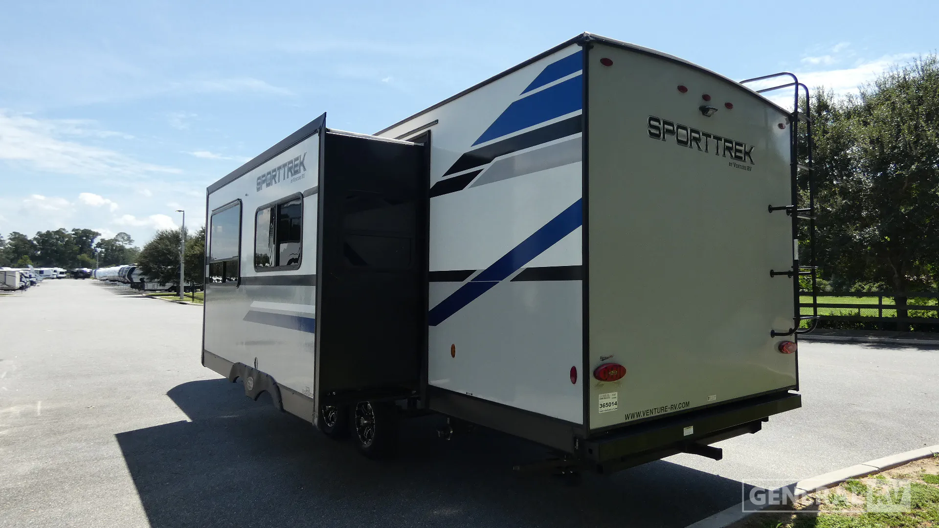 2022 Venture RV SportTrek ST271VMB dealer photo 3 from General RV