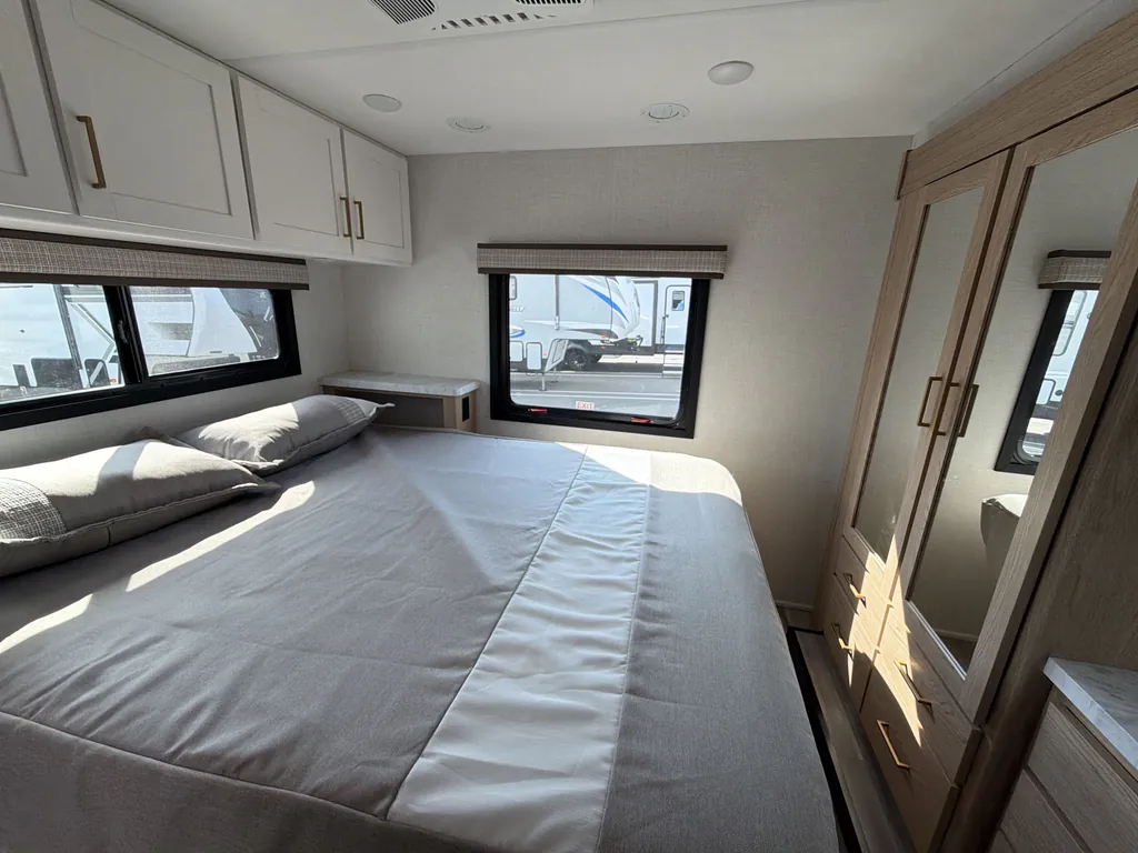 2027 Thor Motor Coach Freedom Elite 31FE, Photos photo 14