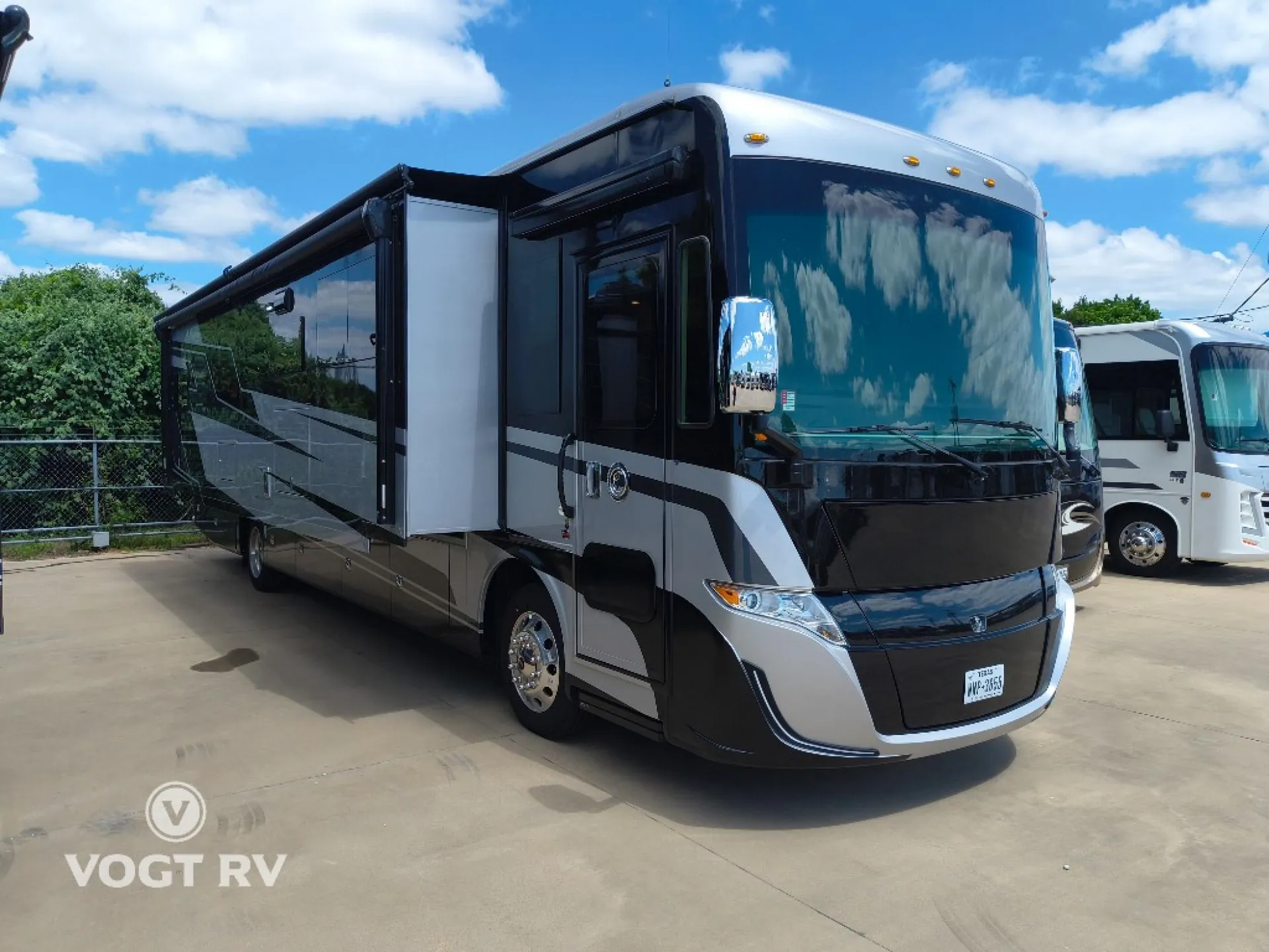 2026 Tiffin Byway 38 CL - Photo 2