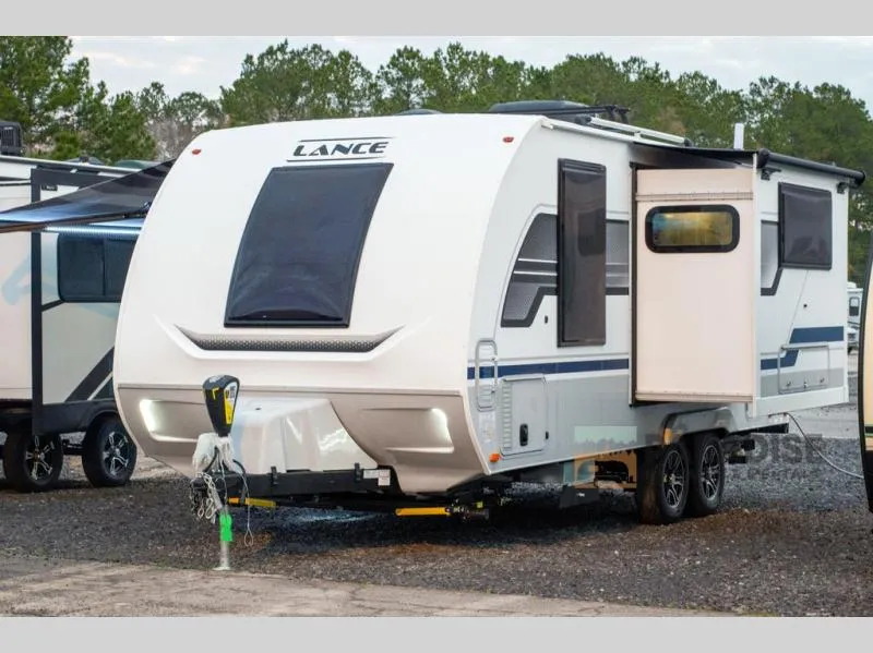 2022 Lance Lance Travel Trailers 1985 - Photo 3
