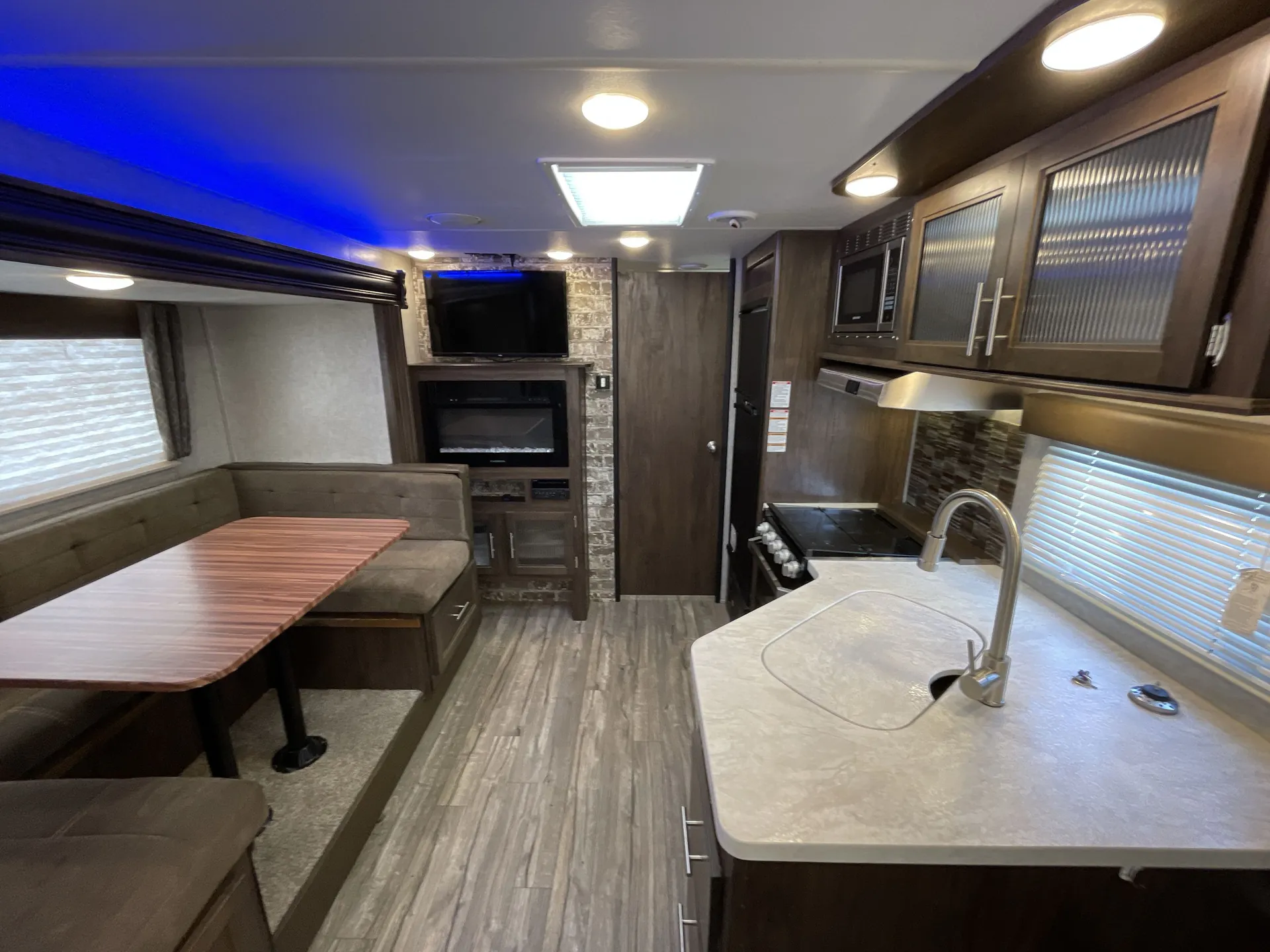 2018 Forest River Cherokee Grey Wolf 23MK - Photo 4