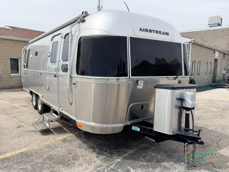 2017 Airstream Flying Cloud 26U - Photo 2
