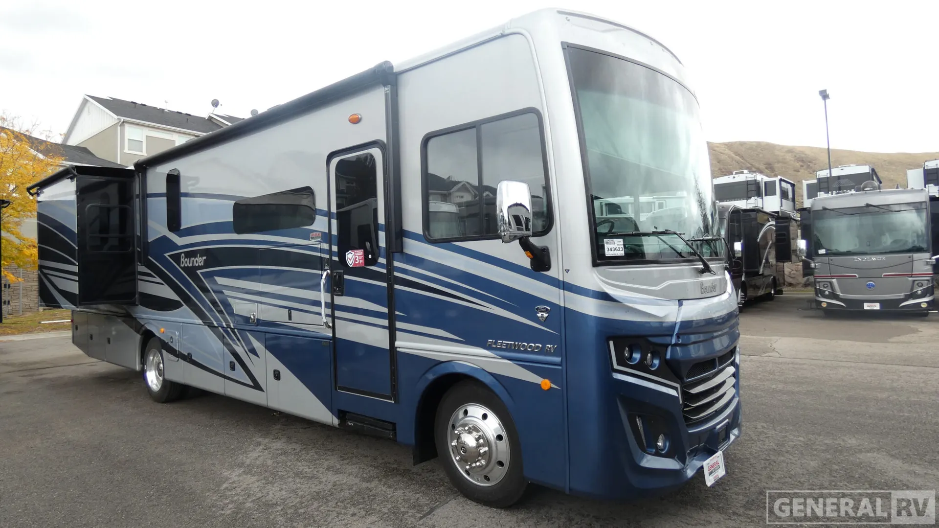 2026 Fleetwood Bounder 35K - Photo 2