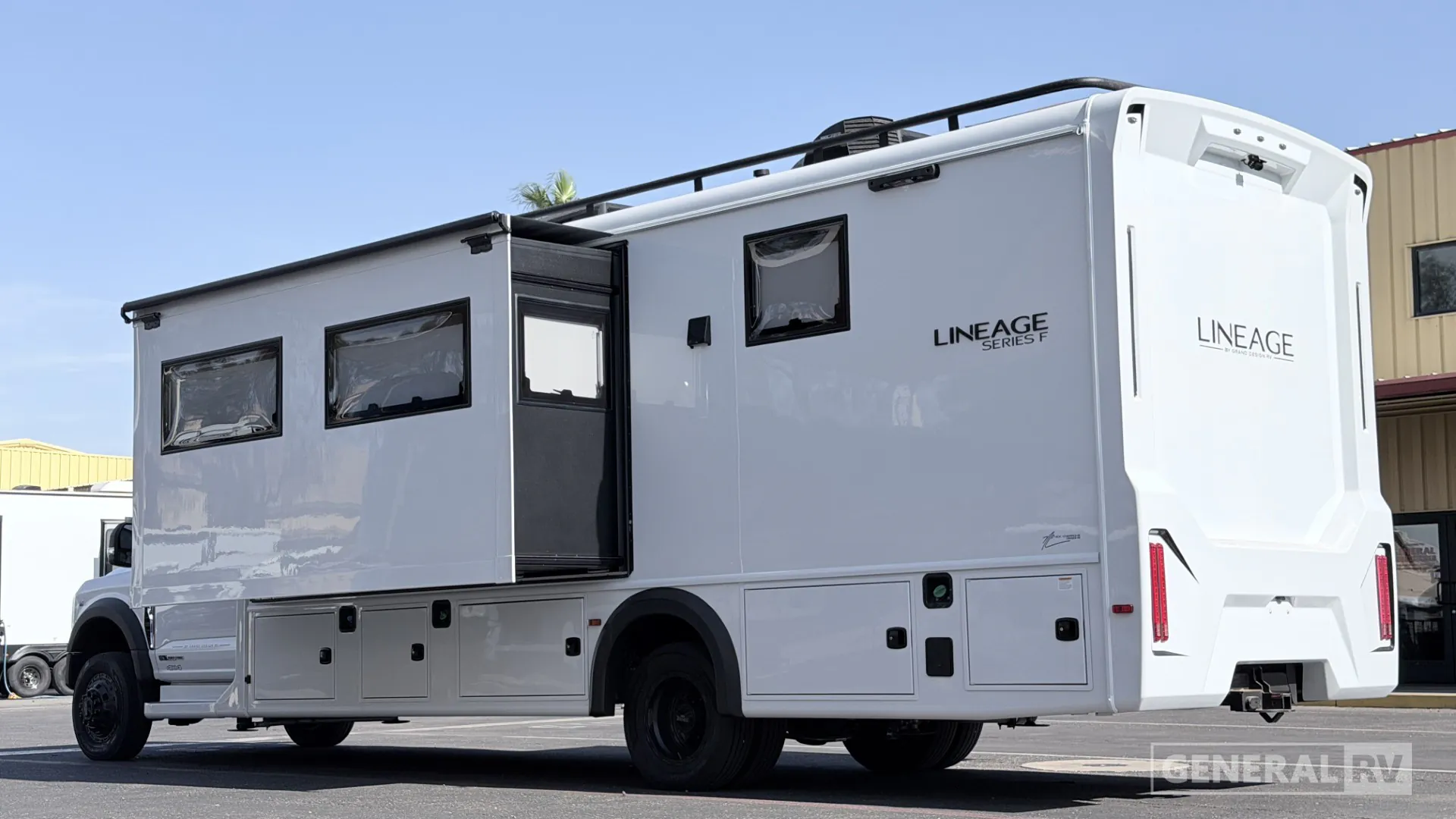 2026 Grand Design Lineage Series F 31ZW - Photo 4