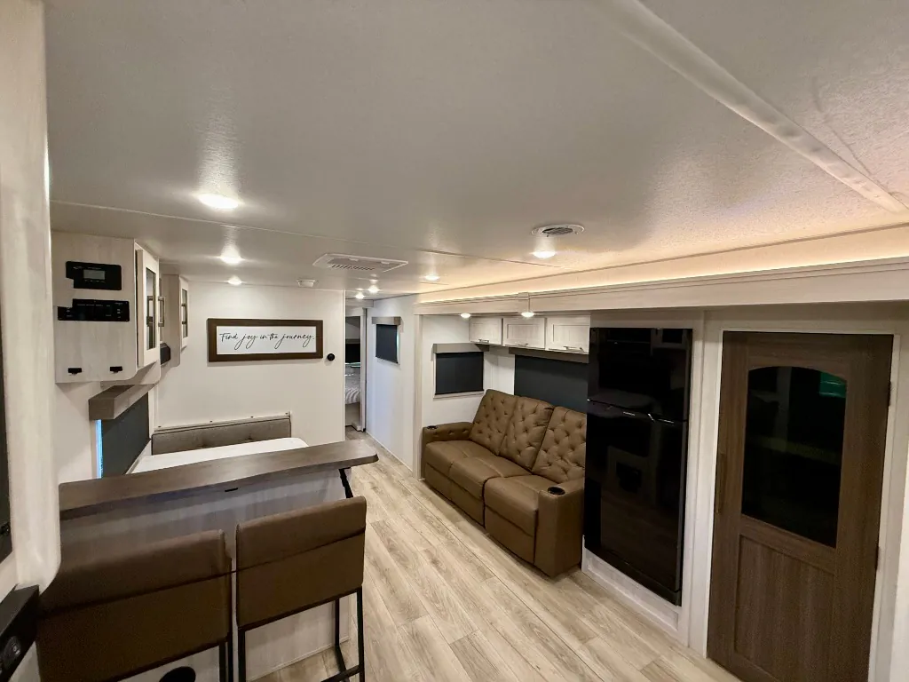 2026 Forest River Grand Surveyor 275FKBS - Photo 3