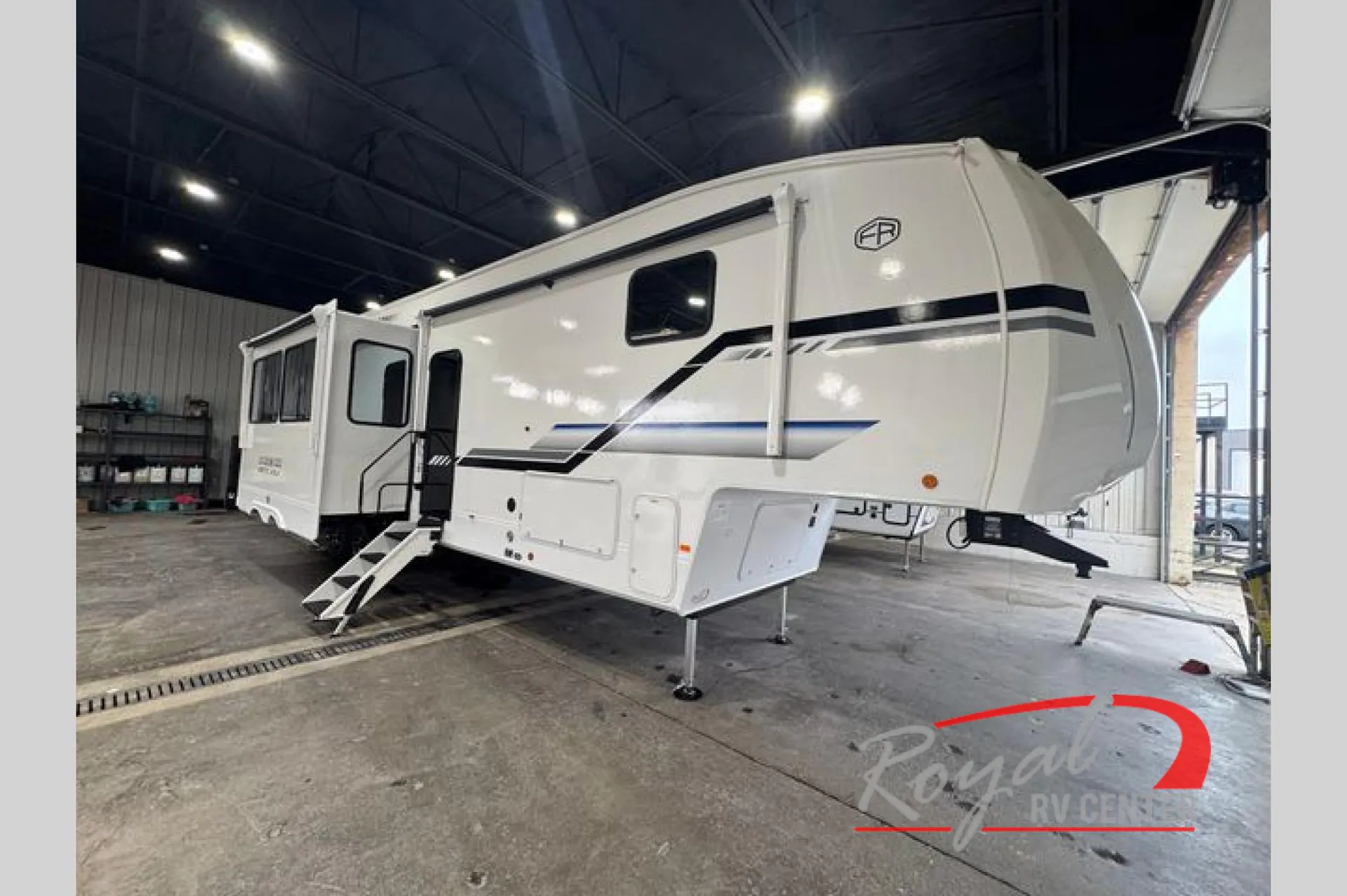 2026 Forest River Cherokee Arctic Wolf 38DST - Photo 2