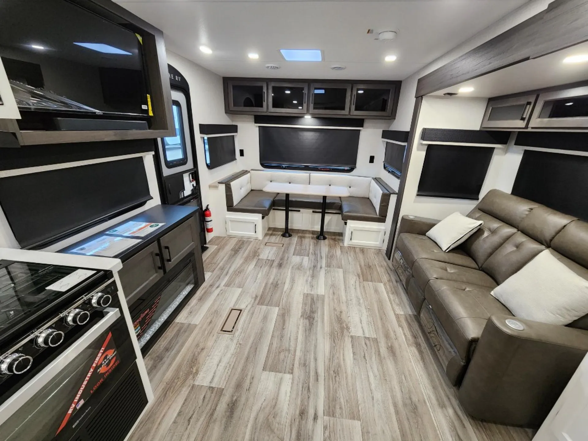 2026 Venture RV SportTrek Touring Edition STT302VRB - Photo 4