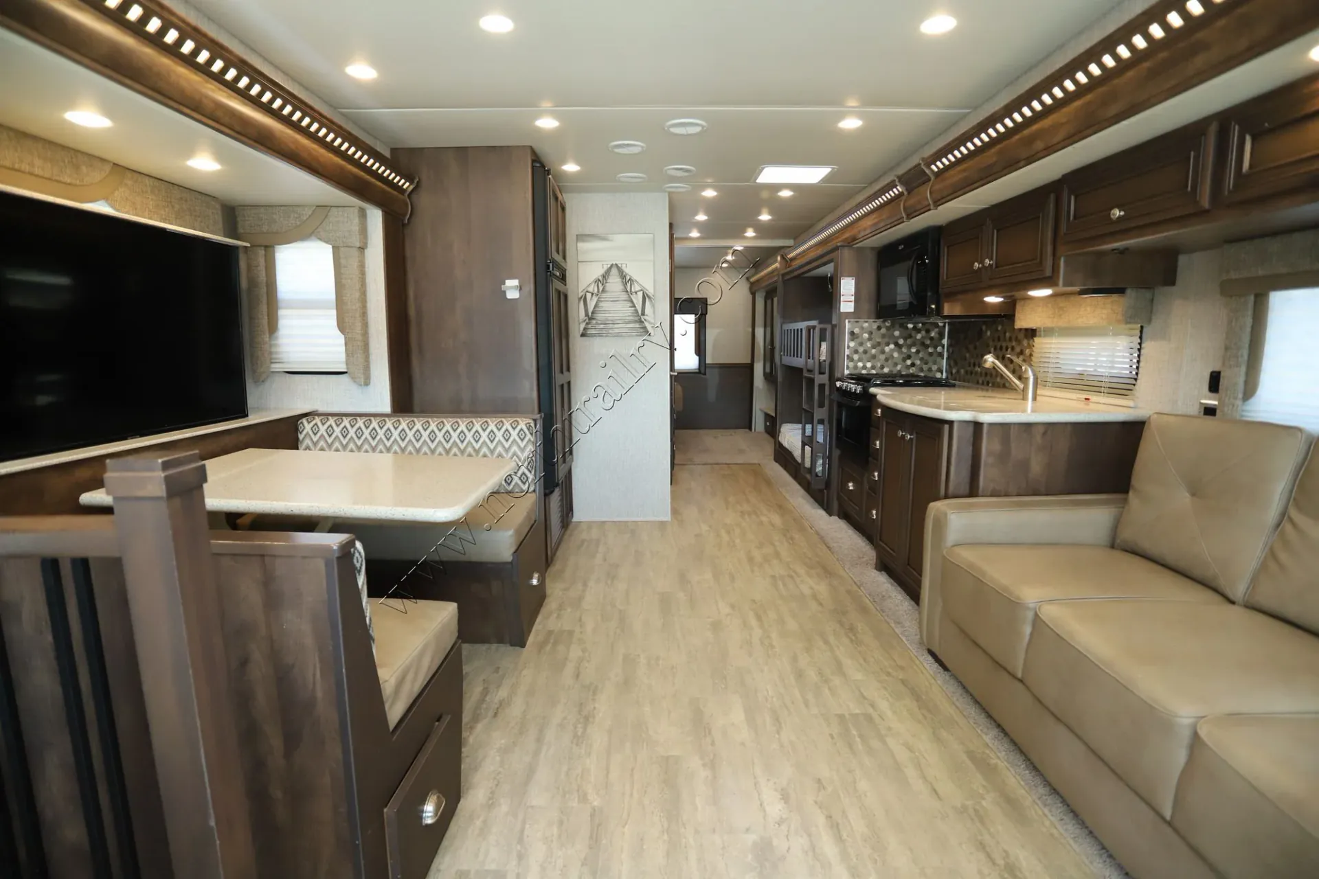 2021 Newmar Bay Star Sport 3315 - Photo 4