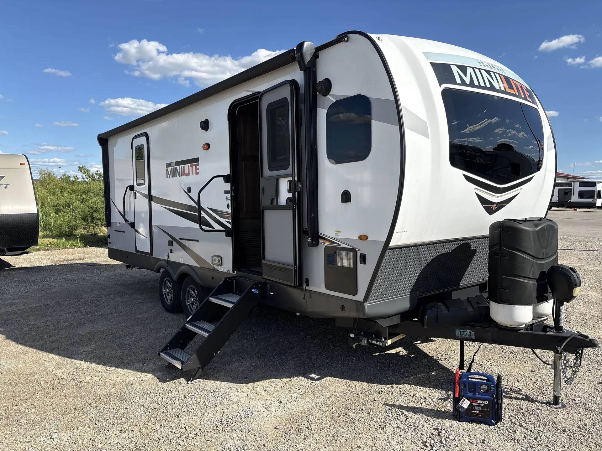 2022 Forest River Rockwood Mini Lite 2516S - Photo 2