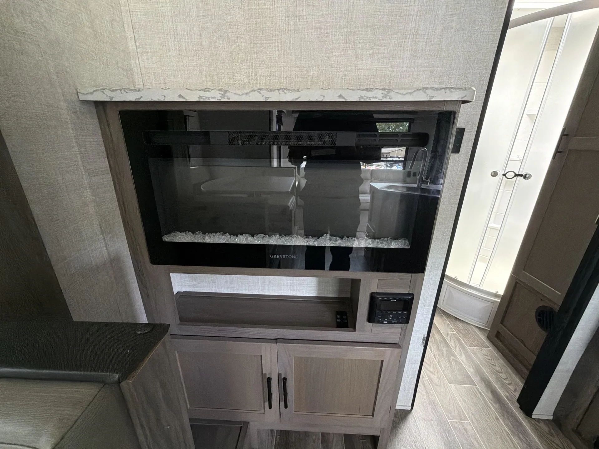 2022 Gulf Stream Ameri-Lite 24RLS — living area main