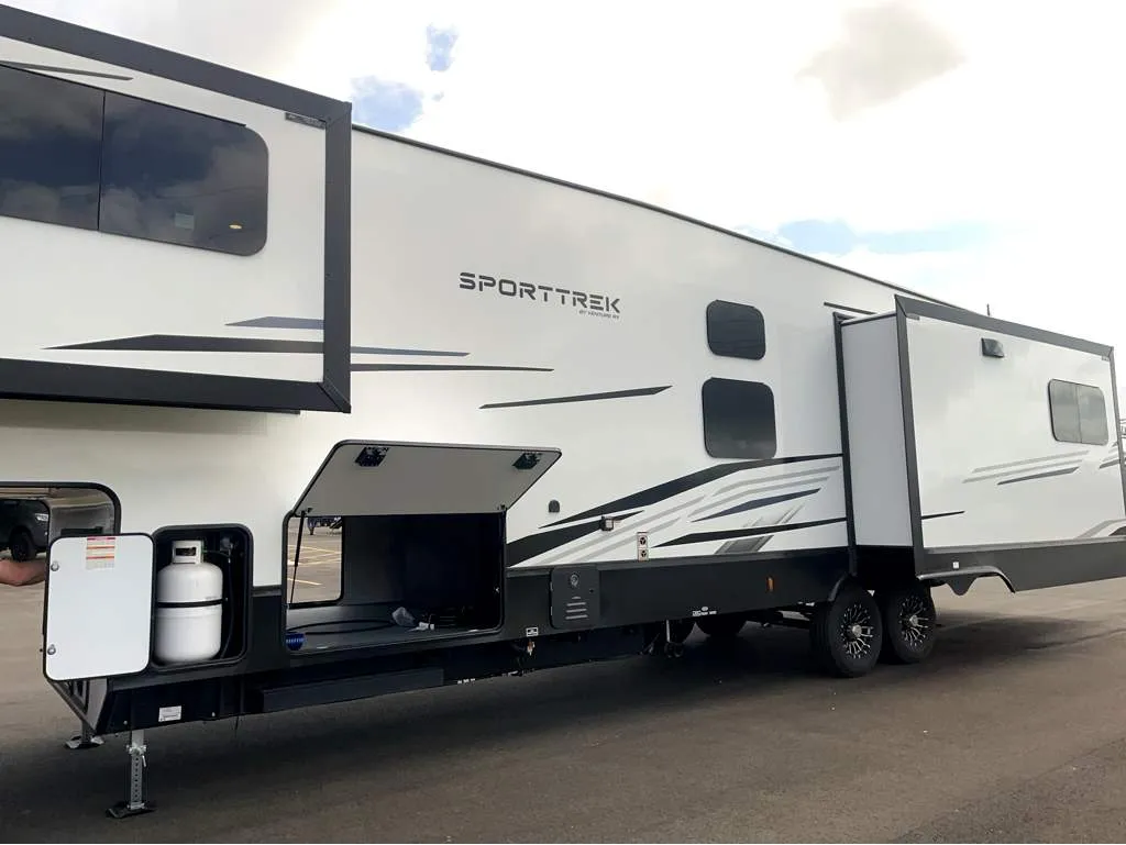 2026 Venture RV SportTrek 5 Touring Edition STTF363VFR - Photo 4