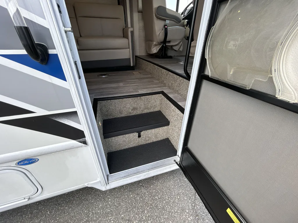 2023 Thor Motor Coach Axis 24.3, Photos photo 20