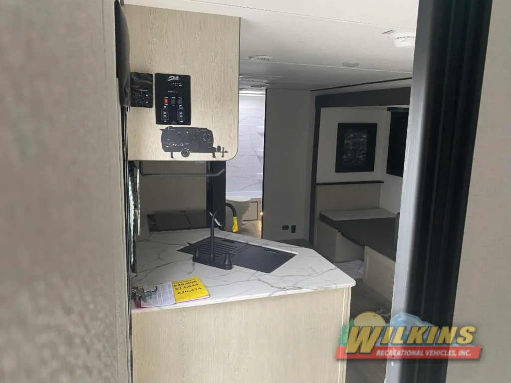 2026 Shasta RVs i-5 Edition 527BHS, Photos photo 11