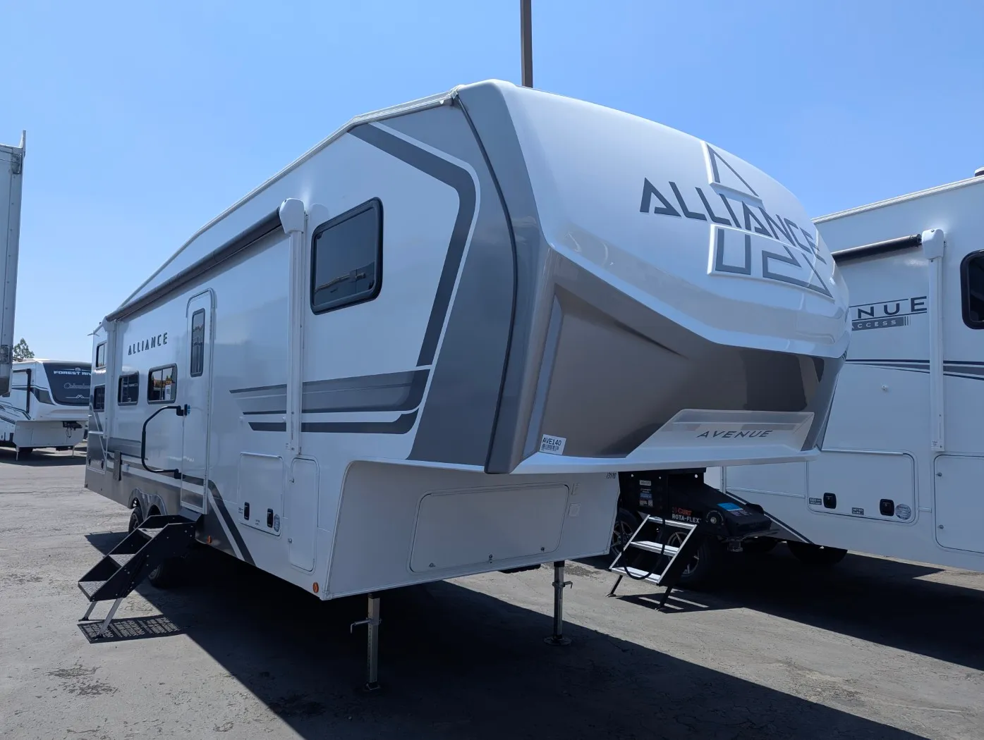 2027 Alliance RV Avenue All-Access 29BH - Photo 2