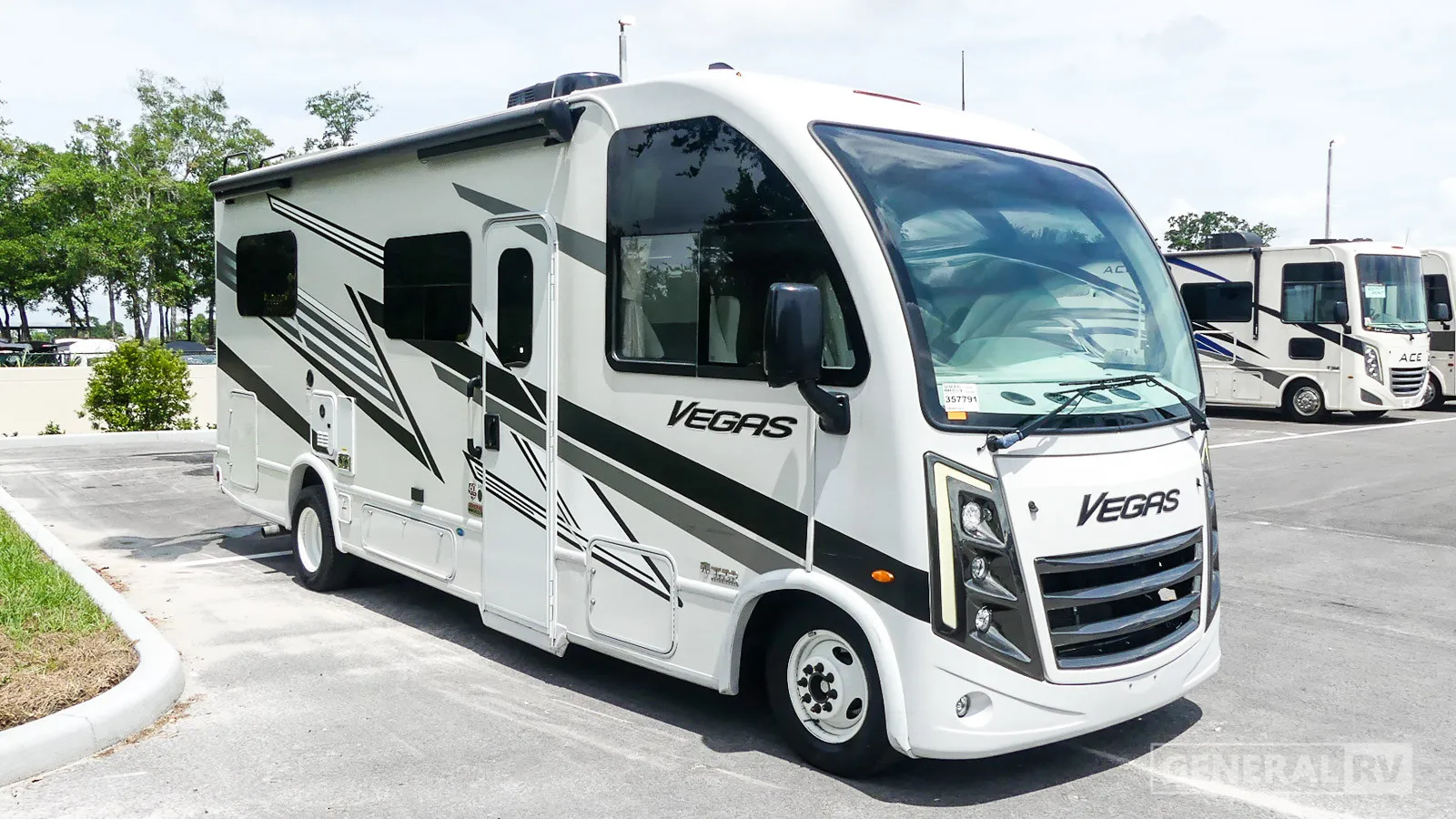 2024 Thor Motor Coach Vegas 24.1 - Photo 2