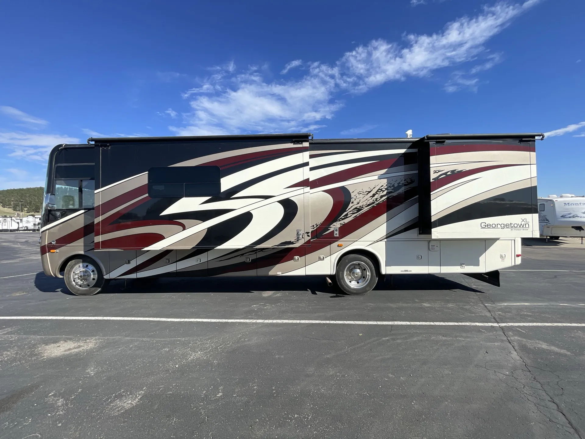 2019 Forest River Georgetown XL 378TS — off campside