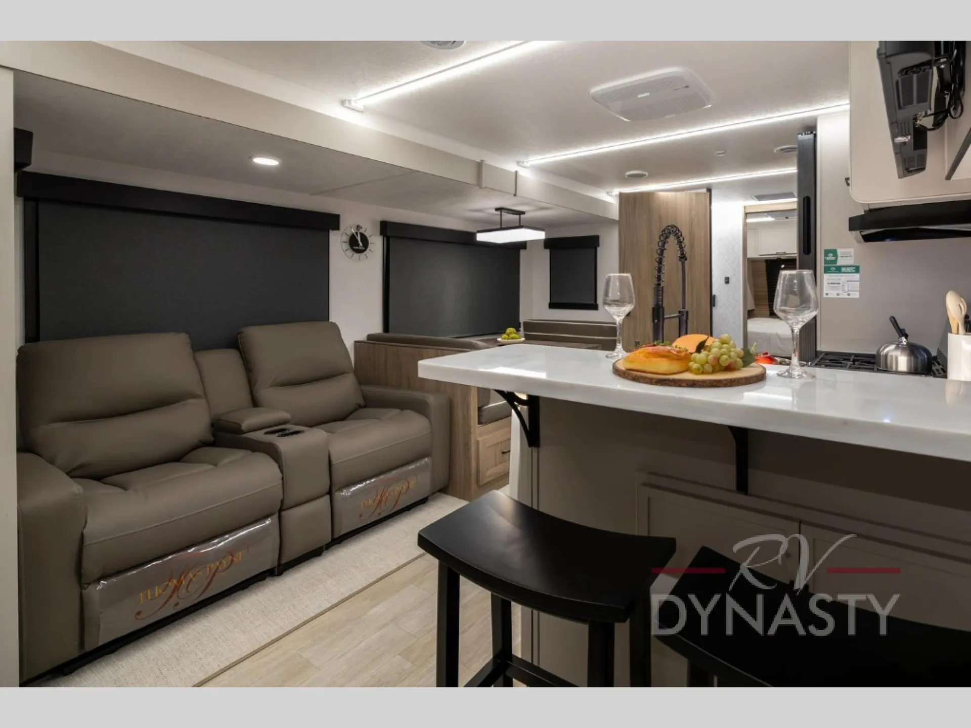 2026 Coachmen Freedom Express Liberty Edition 330BHJJ - Photo 4