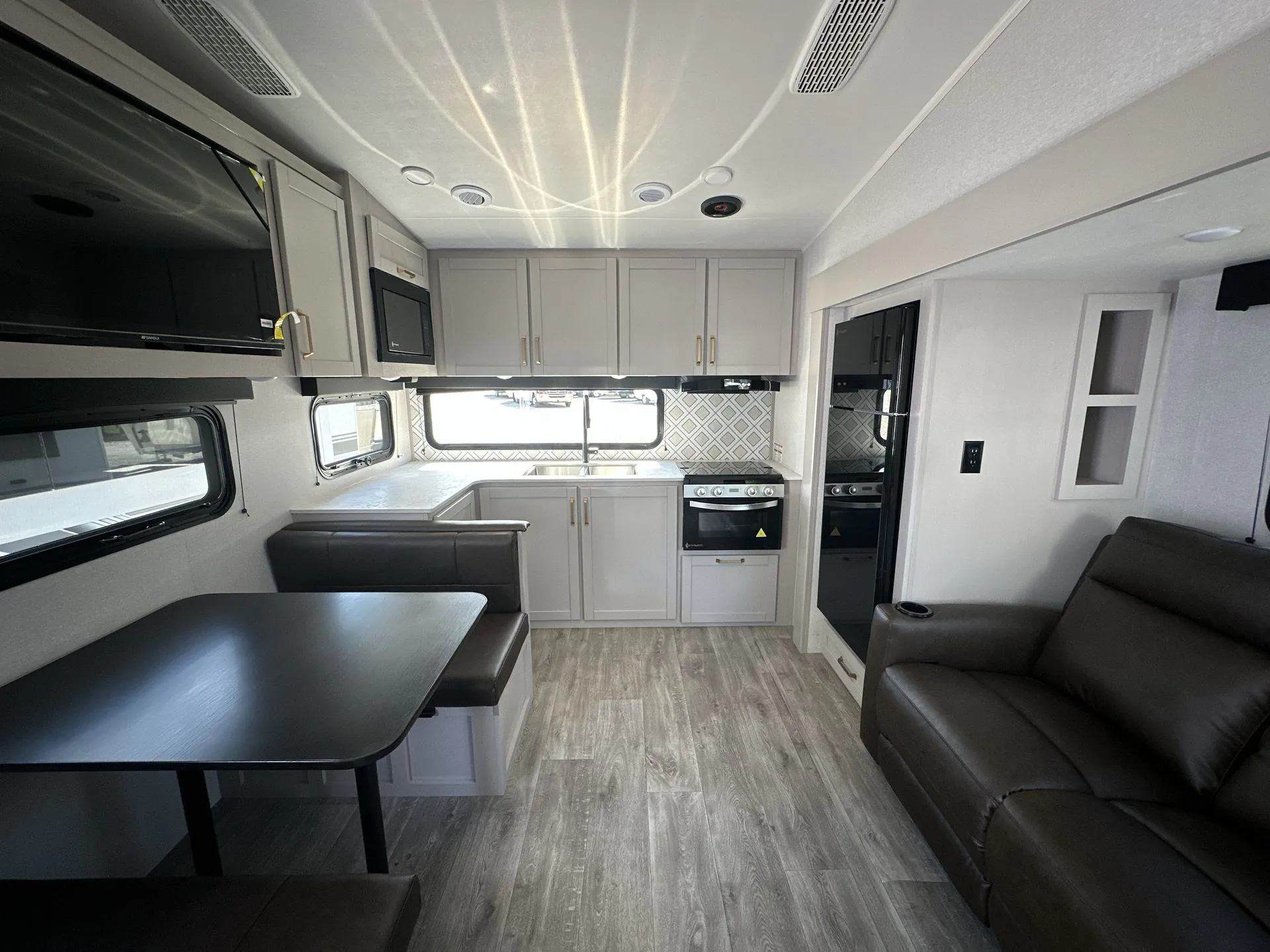 2026 Heartland Sundance XLT 24ML - Photo 4