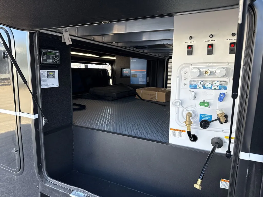 2026 Brinkley Model G 4000, Photos photo 12