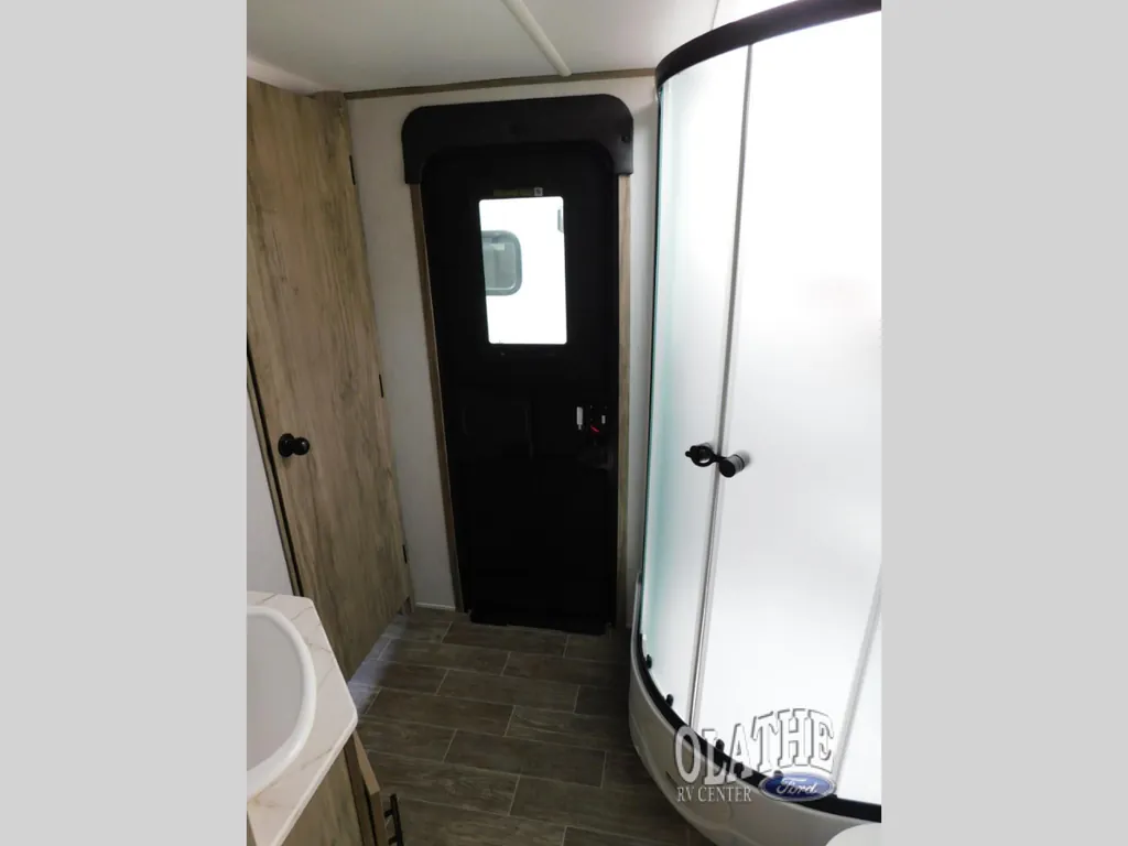 2021 Forest River Cherokee Alpha Wolf 30DBH-L, Photos photo 21
