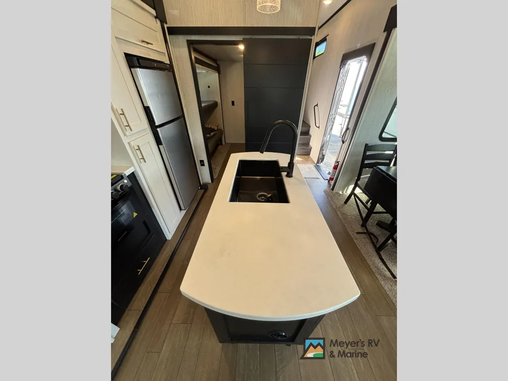 2022 Forest River Wildcat 369MBL, Photos photo 13