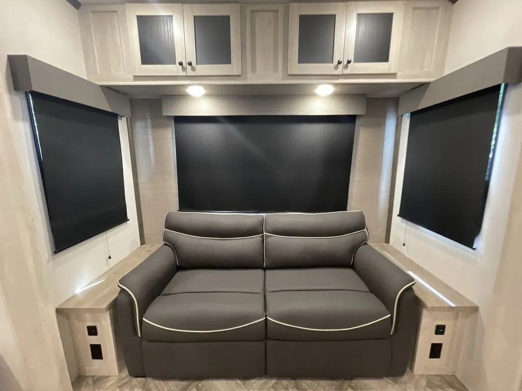 2023 Forest River Wildcat 369MBL, Photos photo 12