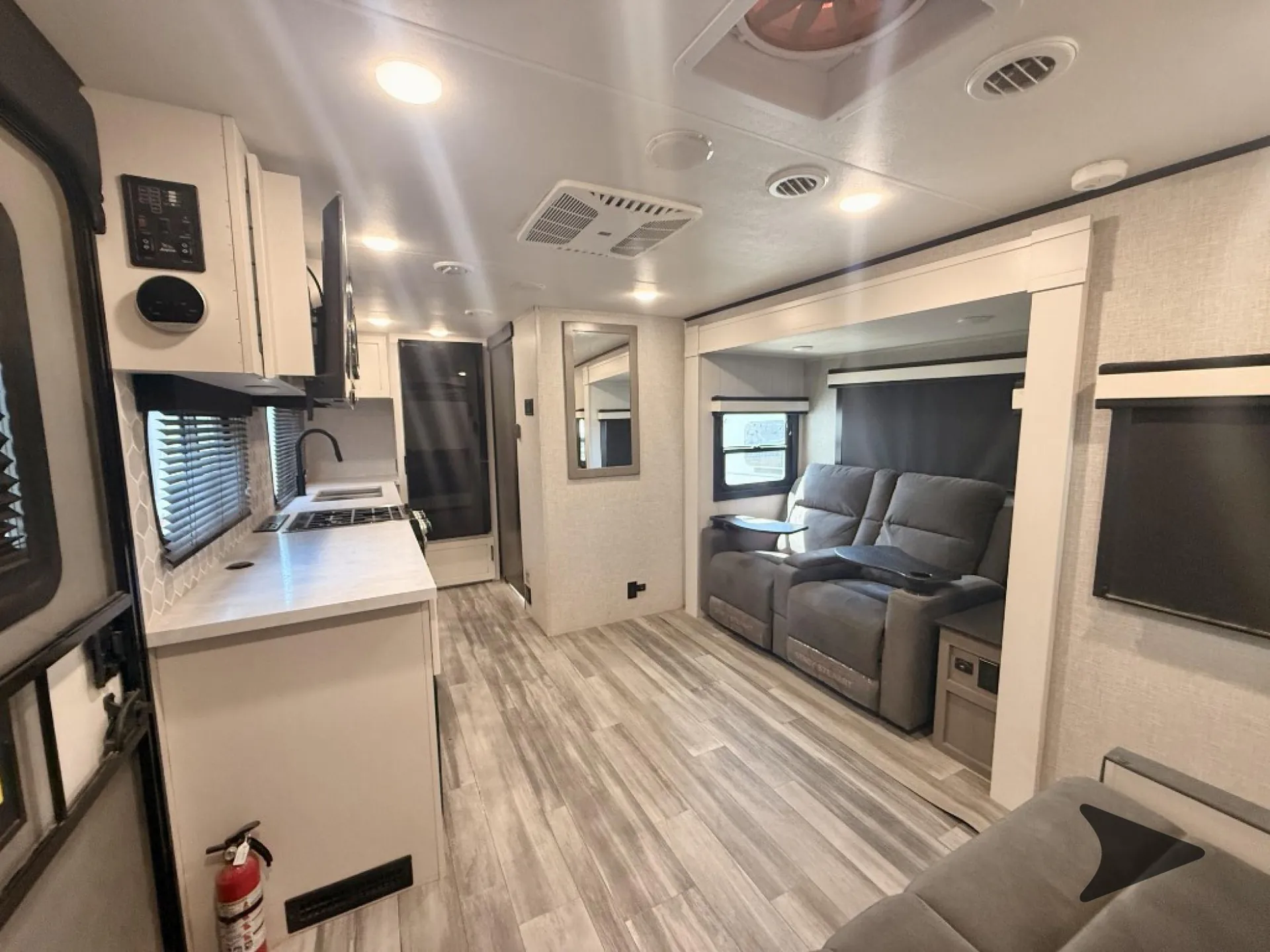 2025 Jayco Jay Feather 19MRK - Photo 4