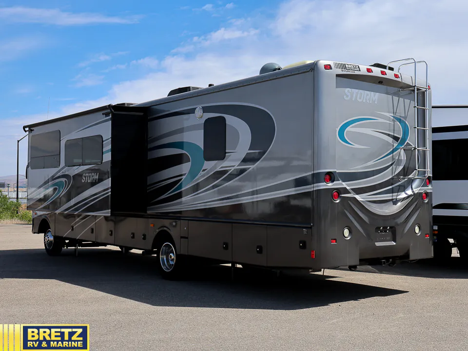 2017 Fleetwood Storm 34S - Photo 4