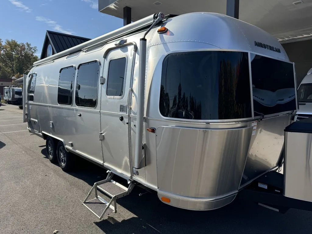 2025 Airstream Trade Wind 23FB - Photo 4