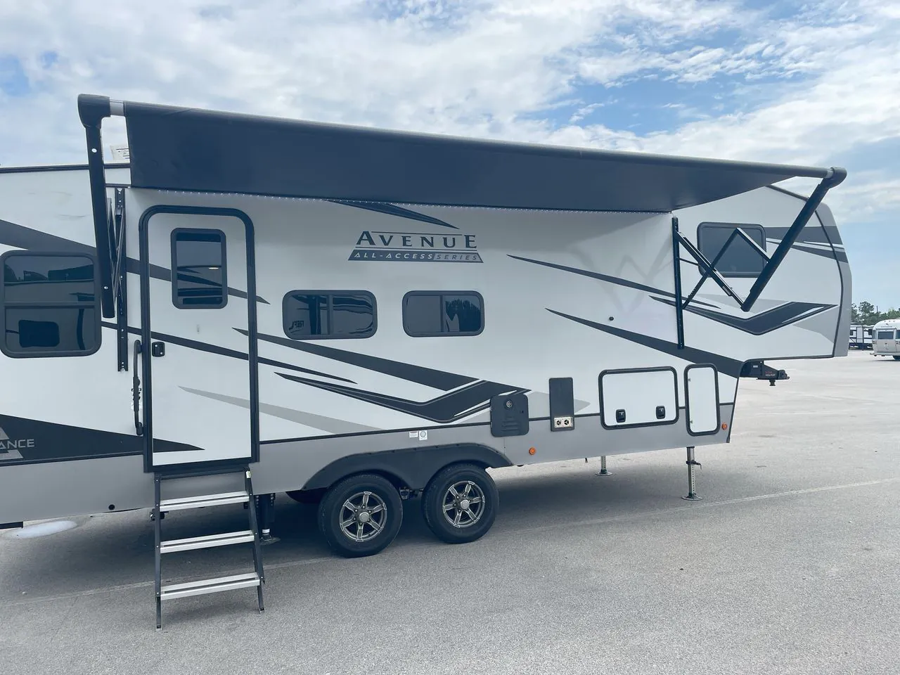 2023 Alliance RV Avenue 26RD - Photo 4