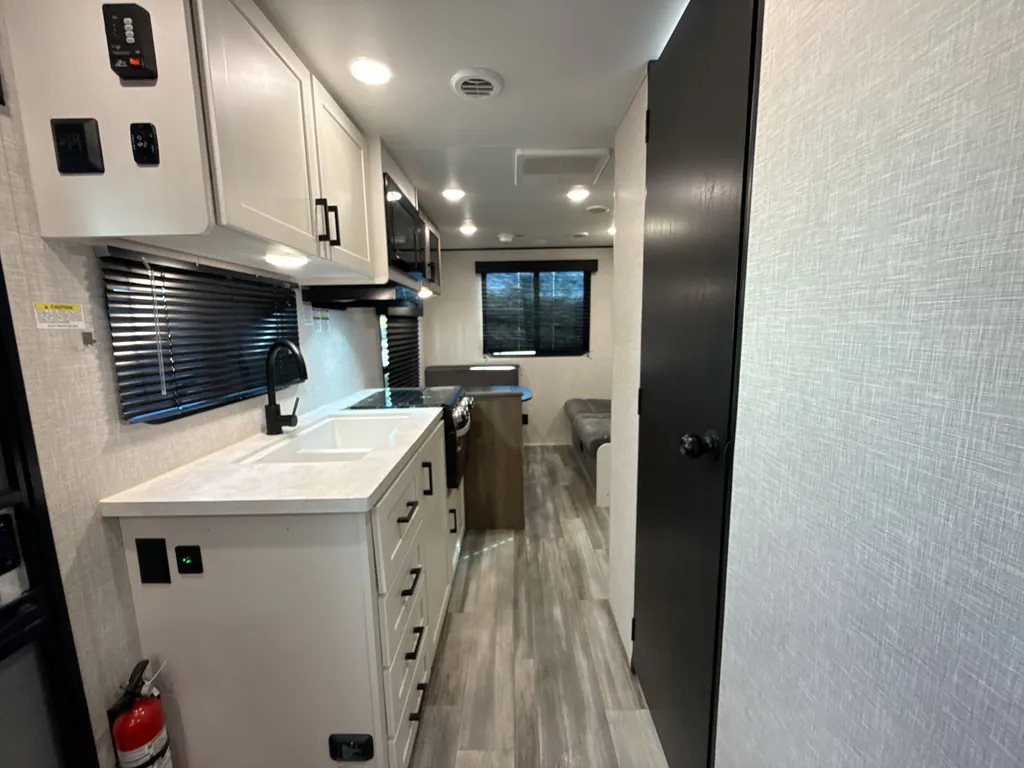 2025 Jayco Jay Flight SLX 210QB, Photos photo 2