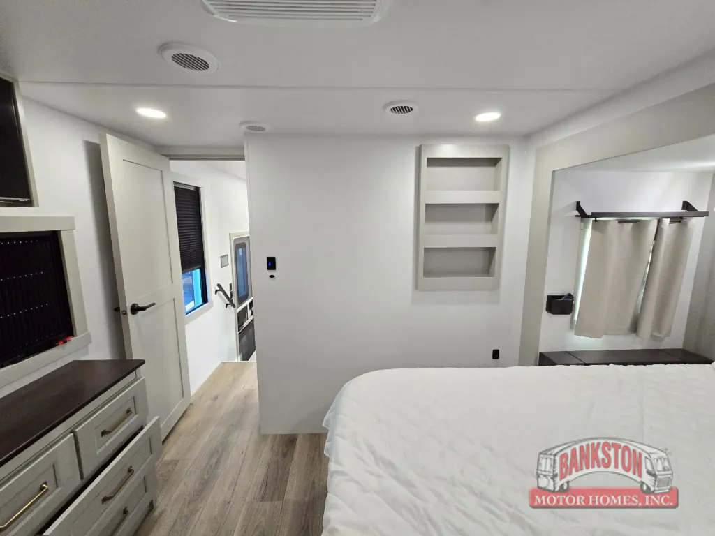2026 Brinkley Model G 3520, Photos photo 36