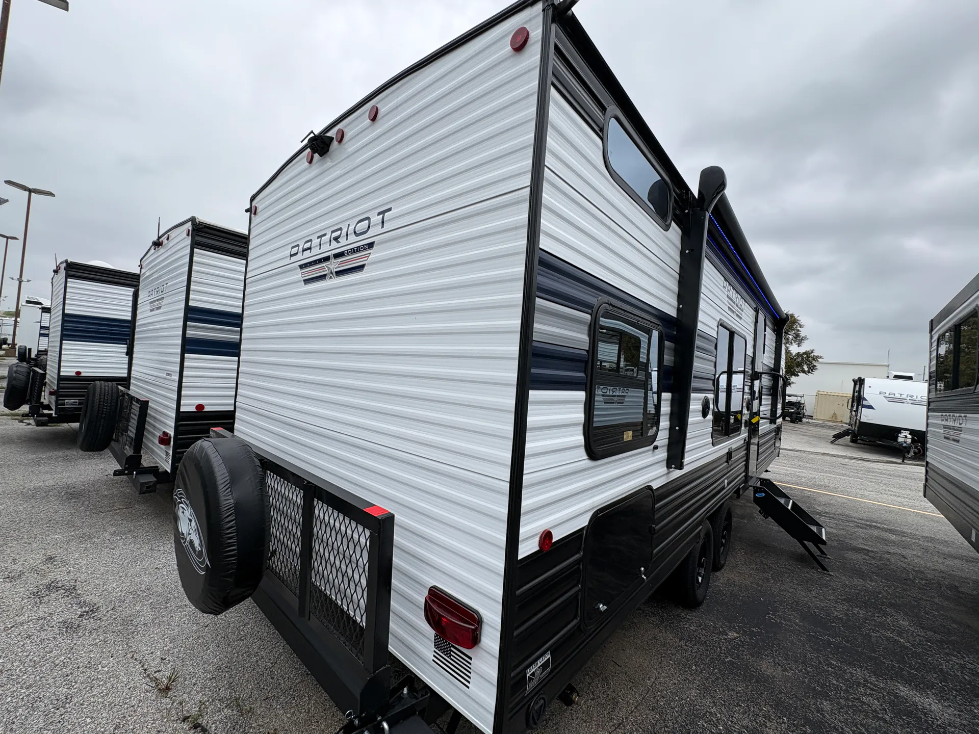 2027 Forest River Cherokee Grey Wolf 26DJSE — Photo 6