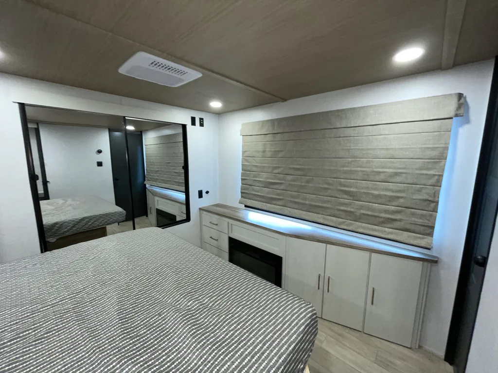 2027 Forest River Vibe 3400SB, Photos photo 16