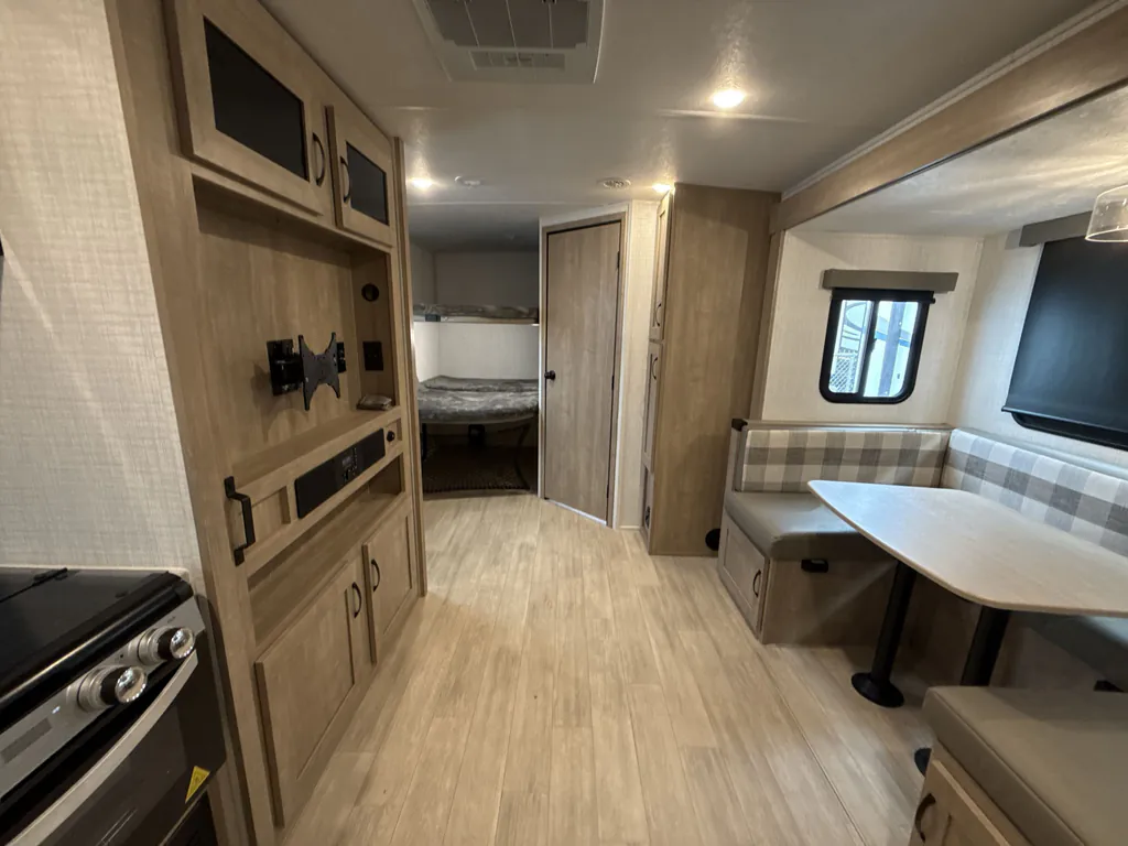 2025 Forest River Solaire 2430BHS, Photos photo 4