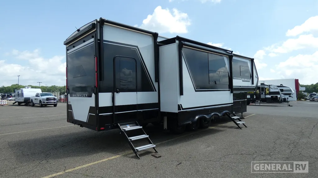 2025 Brinkley Model G 3250, Photos photo 7