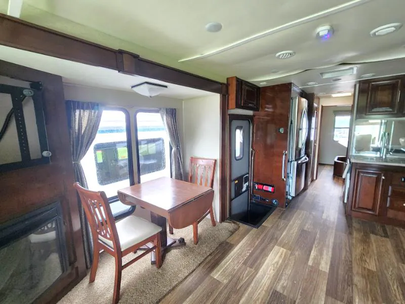 2019 Forest River Georgetown XL 378TS — Photo 5