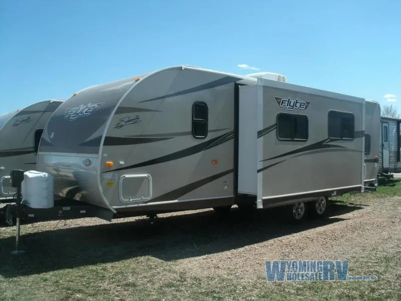 2017 Shasta RVs Flyte 265DB - Main photo