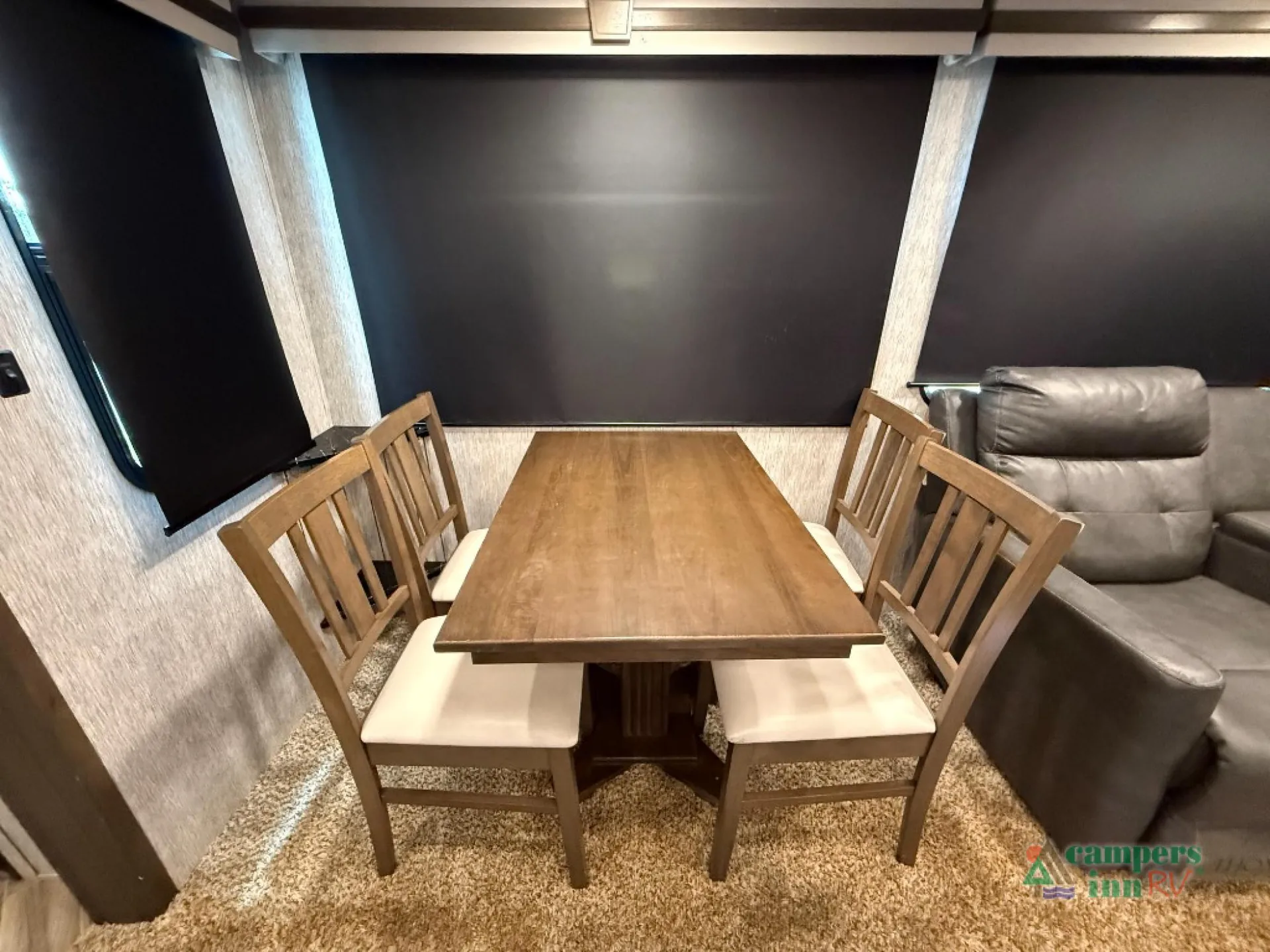 2021 Dutchmen Astoria 3173RLP - Photo 4