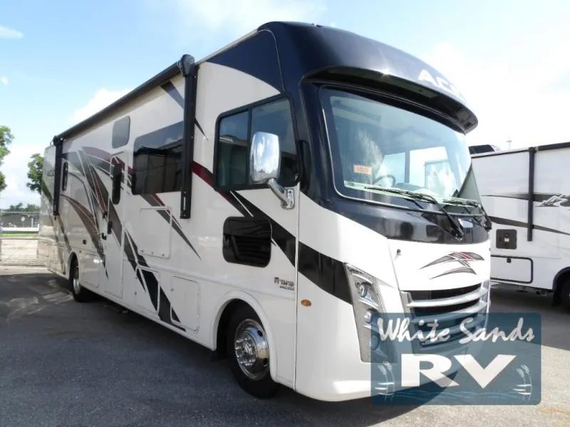 2022 Thor Motor Coach A.C.E 32.3 - Photo 2